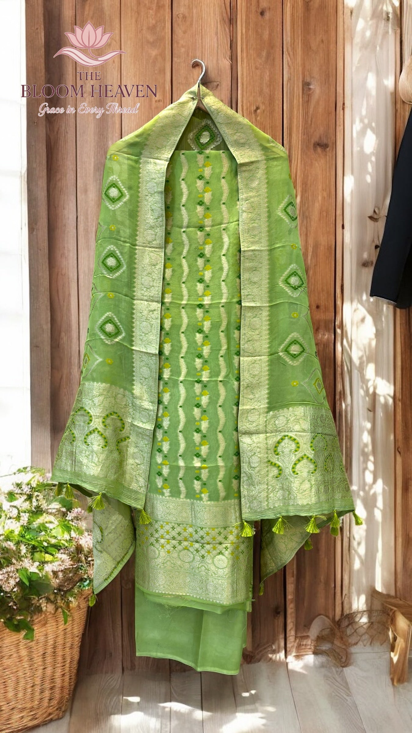 Khaddi Georgette 3-Piece Suit
