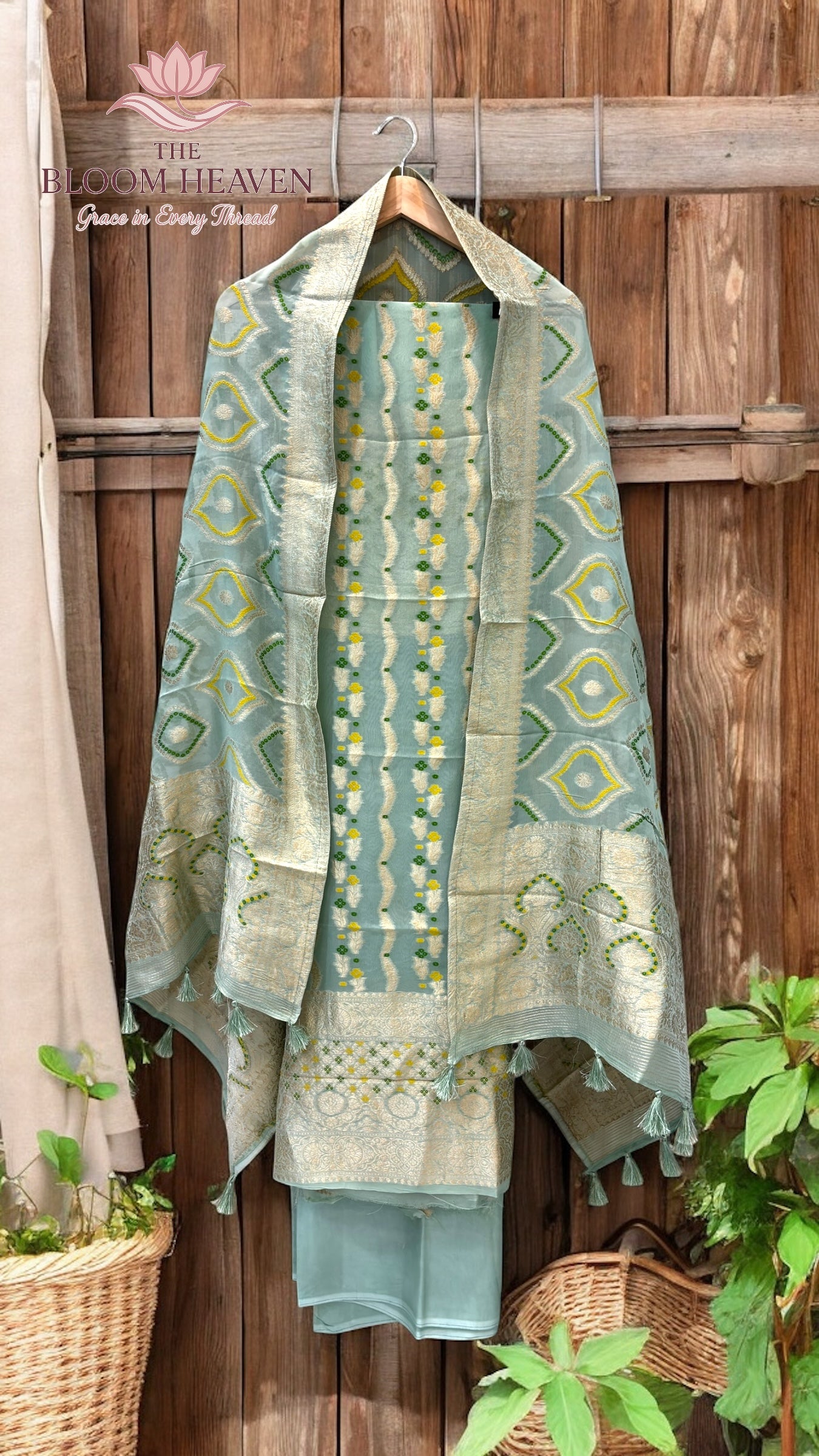 Khaddi Georgette 3-Piece Suit