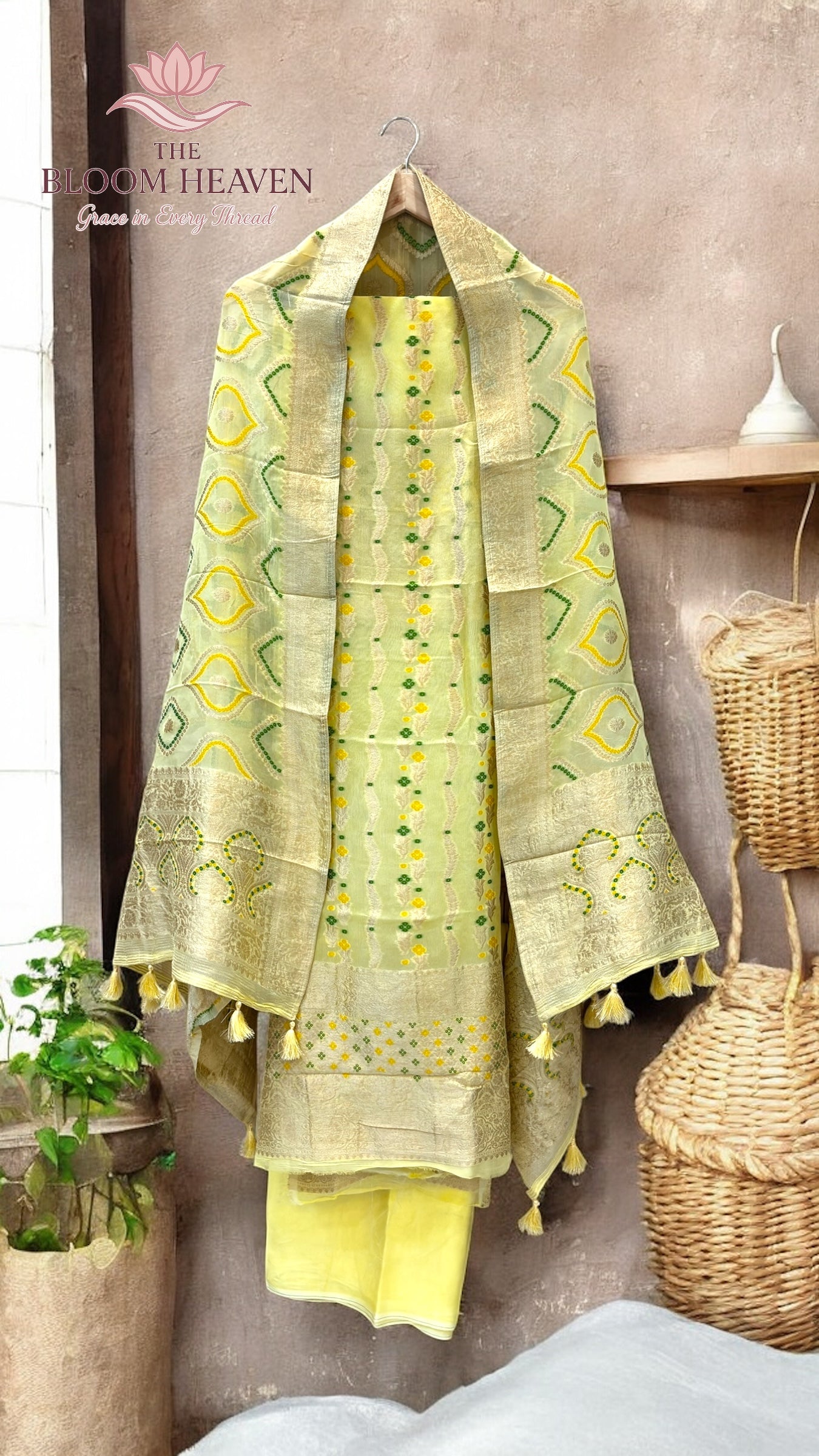 Khaddi Georgette 3-Piece Suit