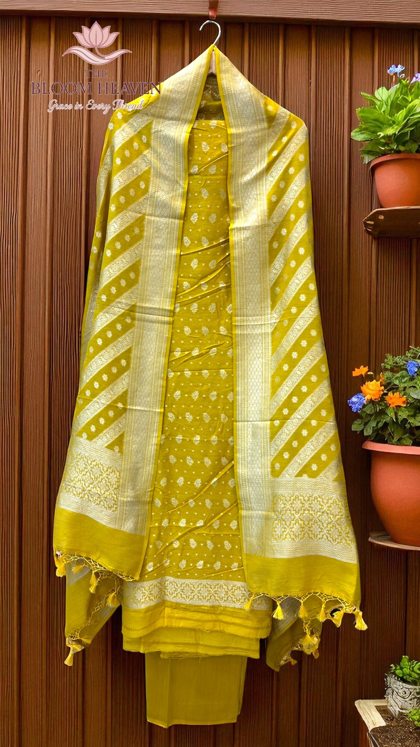 Pure Moonga Georgette Handloom Banarasi 3-Piece Suit